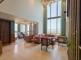 Alaya Stays Manhattan 1804 - 3 BHK Duplex With Stunning Views, Office & Stylish Bar