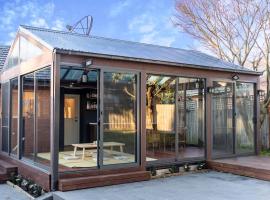 Puddings Tranquil Sunroom Retreat in Glen Waverley, hotel en Glen Waverley