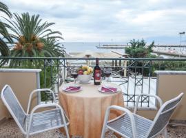 Ignatia Hotel: Nafplion şehrinde bir plaj oteli