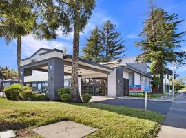 SureStay Plus Hotel by Best Western Sacramento North, hótel í Sacramento