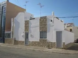 Nettes Ferienhaus In Monte Gordo