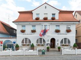 Hotel Gasthof Zum Storch, хотел в Шлюселфелд