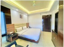 Beach Front HOTEL G P R ! PURI, Swimming Pool And fully Air Conditioned Rooms And Wifi & Restaurant And Parking,UPI And Card Payment Accepted, BEST HOTEL IN PURI