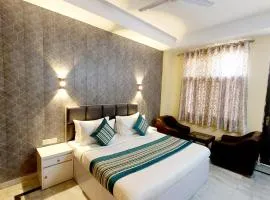 Hotel Khusbu Residency, Green Park Market