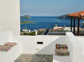 Elysian Sunrise Retreat with pool, hotel a Porto Rafti