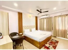 A LUXURY HOTEL N-B - R PURI - fully Air Conditioned hotel at Prime Location - Near Sea Beach and Temple - Hygiene & Spacious Room - with wifi- restaurant- LIFT- and- Parking- Facilities BREAKFAST included - Best Hotel in PURI