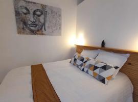 Maison chez nous, hotell i Saint-Priest