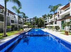 Luxurious & Central Condo In Playa Steps From The Beach