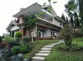 Villa Bougenvile Lembang Asri