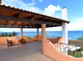 Galini Beach Villa, hotel en Amoudi