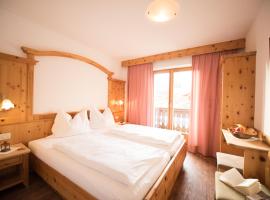 Mahlknechthuette Seiseralm: Alpe di Siusi'de bir otel