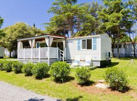 Quality Mobile Homes in Camping Kazela, hotelli kohteessa Medulin