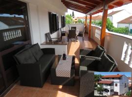 Apartments Gloria, hotell i Biograd na Moru