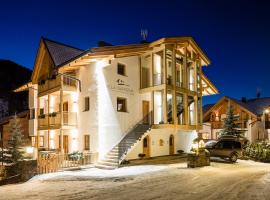 Apartments Villa Gardena - Gardenahotels: Selva di Val Gardena'da bir otel