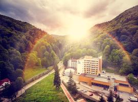 Hotel Perla, viešbutis su baseinais mieste Slănic-Moldova