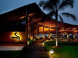 El Santuario Resort & Spa: Valle de Bravo'da bir havuzlu otel