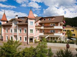 Hotel Blitzburg, отель в Брунико