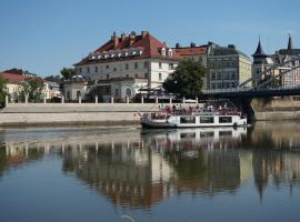 Hotel Piast, hotelli kohteessa Opole