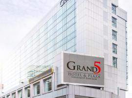 Grand 5 Hotel & Plaza Sukhumvit Bangkok, hôtel à Bangkok