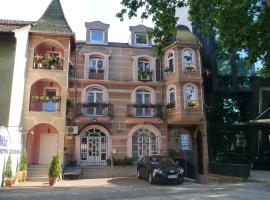 Guest House Villa Lord: Novi Sad şehrinde bir otel