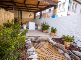 The Pallet - Guest House, hotel en Santa Cruz