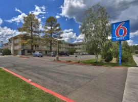 Motel 6-Flagstaff, AZ - West - Woodland Village, hotel v mestu Flagstaff