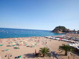 Lets Holidays Tossa de Mar Beach Apartment, hotel di Tossa de Mar