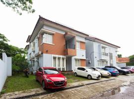 RedDoorz Plus near Siloam Karawaci, hotel en Tangerang