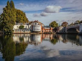 The Mitre, Hampton Court, hotel v destinaci Kingston upon Thames