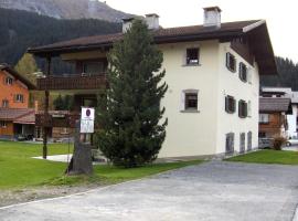 Hus Pravis: Klosters şehrinde bir otel