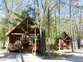 Tranquil Timbers Deluxe Cabin 6, cabin sa Sturgeon Bay