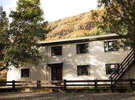 Old Cottage - Reynivellir II โรงแรมในJökulsárlón