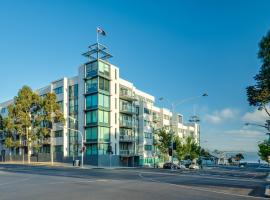 Waterfront (Yarra St) by Gold Star Stays, hotel in Geelong