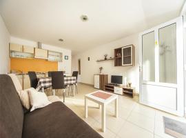 Apartments Katoro Relax, hotel in Umag