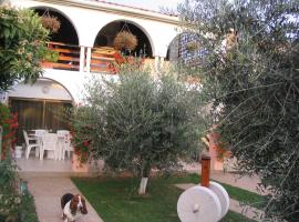 Apartment Dady with a large covered terrace, ξενοδοχείο σε Fažana