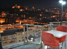 Hotel The First – hotel w Gjirokastrze