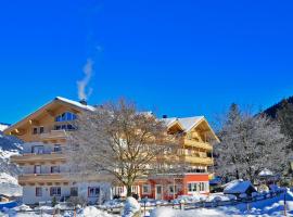 Hotel Grundlhof, hotel di Bramberg am Wildkogel