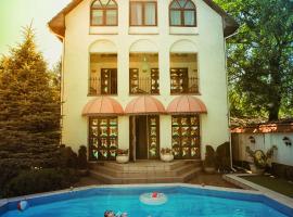 Eduard Hotel, hotell i Uzjhorod