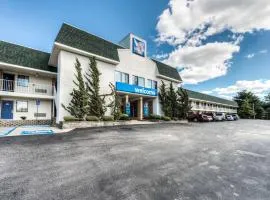 Motel 6-Niantic, CT - New London