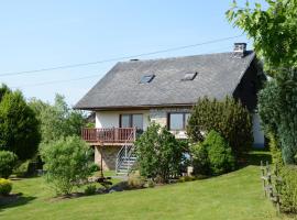 Holiday home in Ondenval with sauna Hautes Fagnes, hotel a Waimes