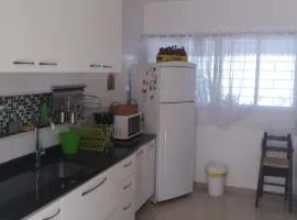 Casa com garagem em condomínio