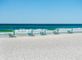 Getaways at Destin Holiday Beach Resort, hotel sa Destin