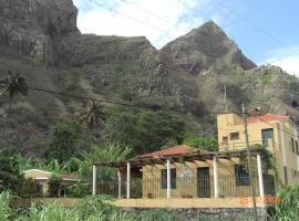 Ribeira Grande Country House, alojamiento con cocina en Escabeçada