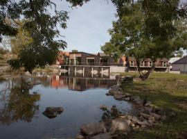 Eriksberg Hotel & Nature Reserve, hotel di Trensum