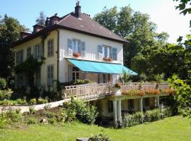 Chambres d'hôtes Le Petit Roche, romantisch hotel in Arc-et-Senans