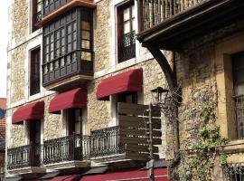 Hostal Esmeralda, Hotel in Comillas