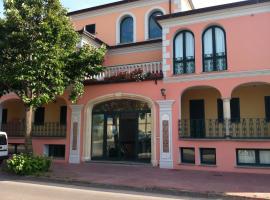 Residence Marina Palace, hôtel à Orosei