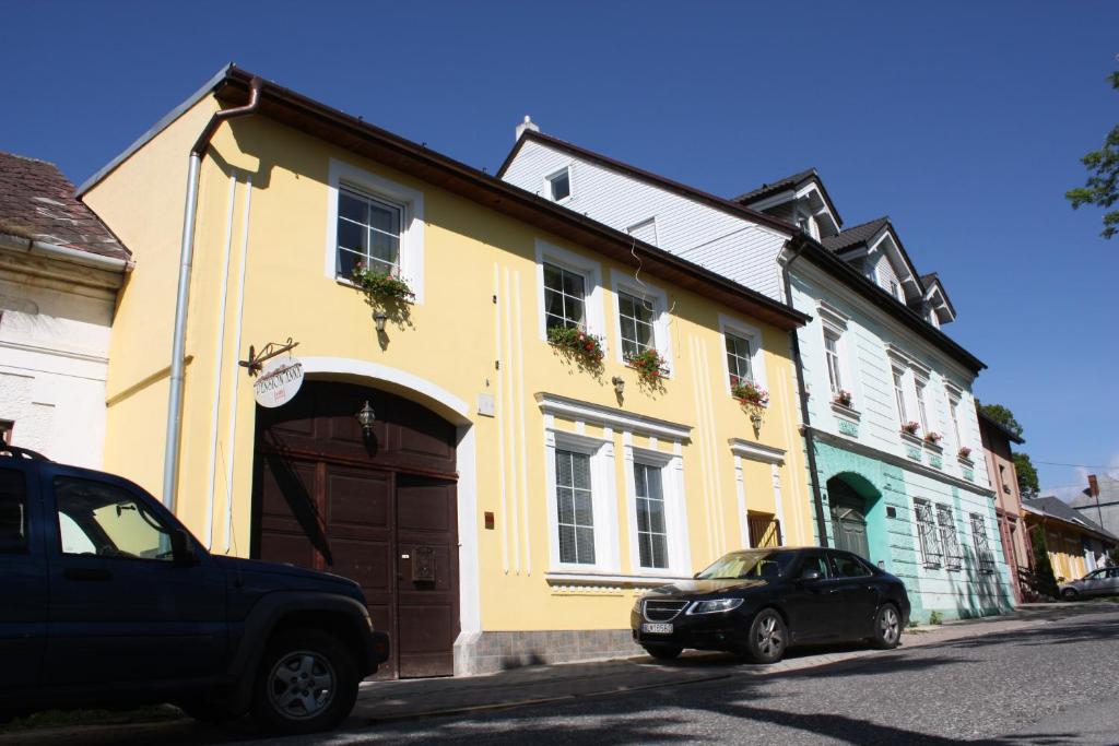 El edificio en el que está la casa de huéspedes