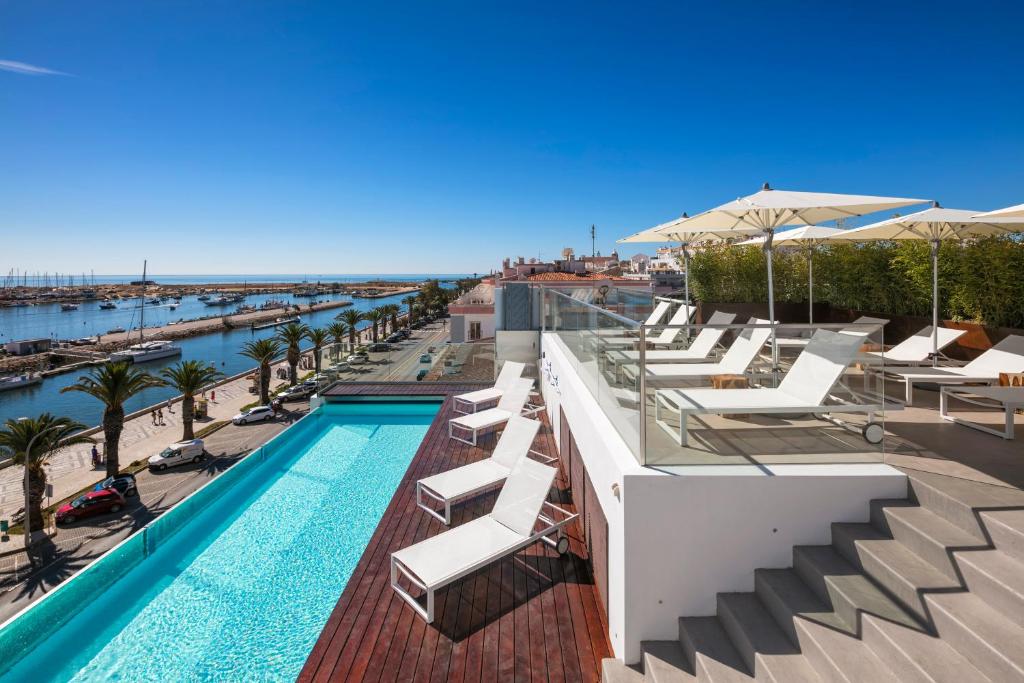 Piscine de l'établissement Lagos Avenida Hotel ou située à proximité