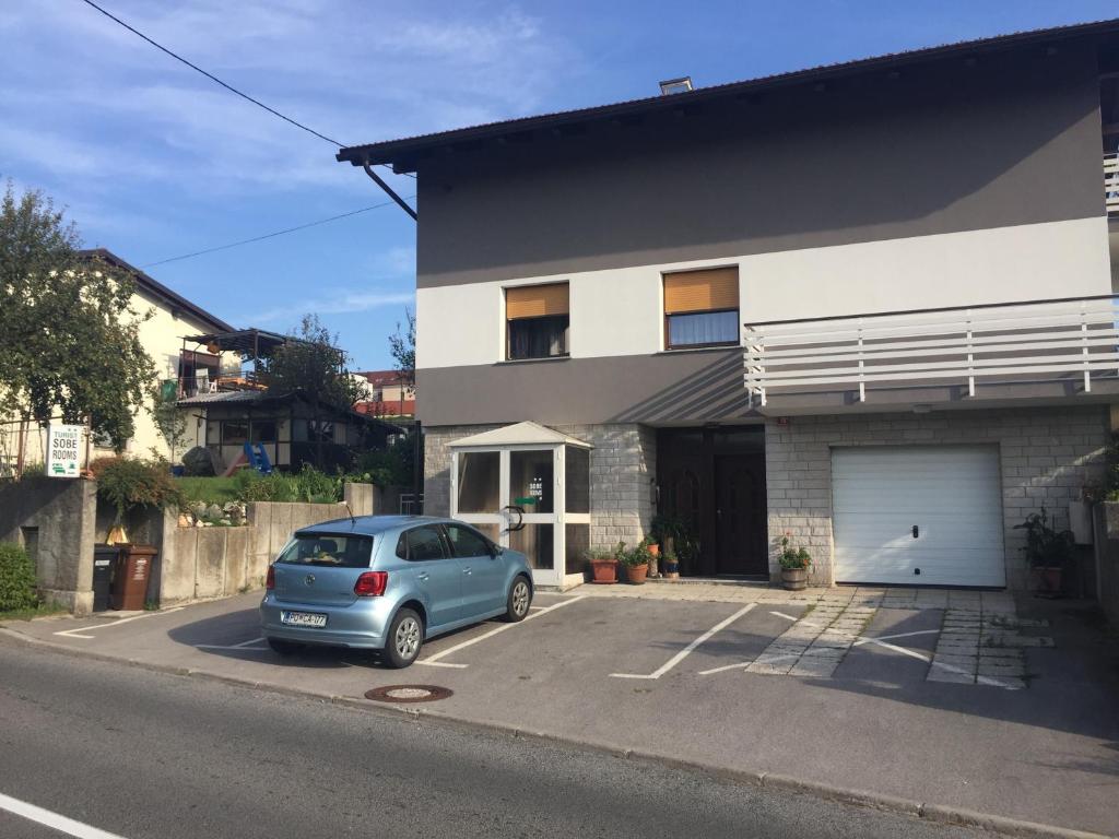 Afbeelding uit fotogalerij van Tourist Rooms Sajovic in Postojna